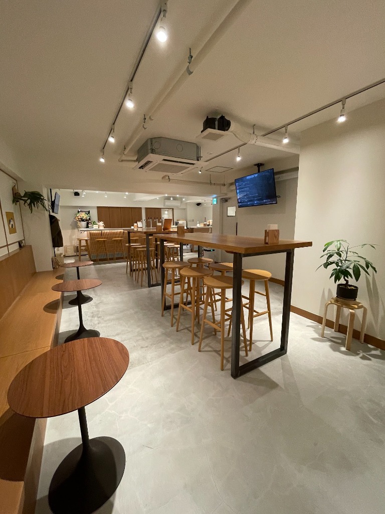 落ち着いた雰囲気の店内